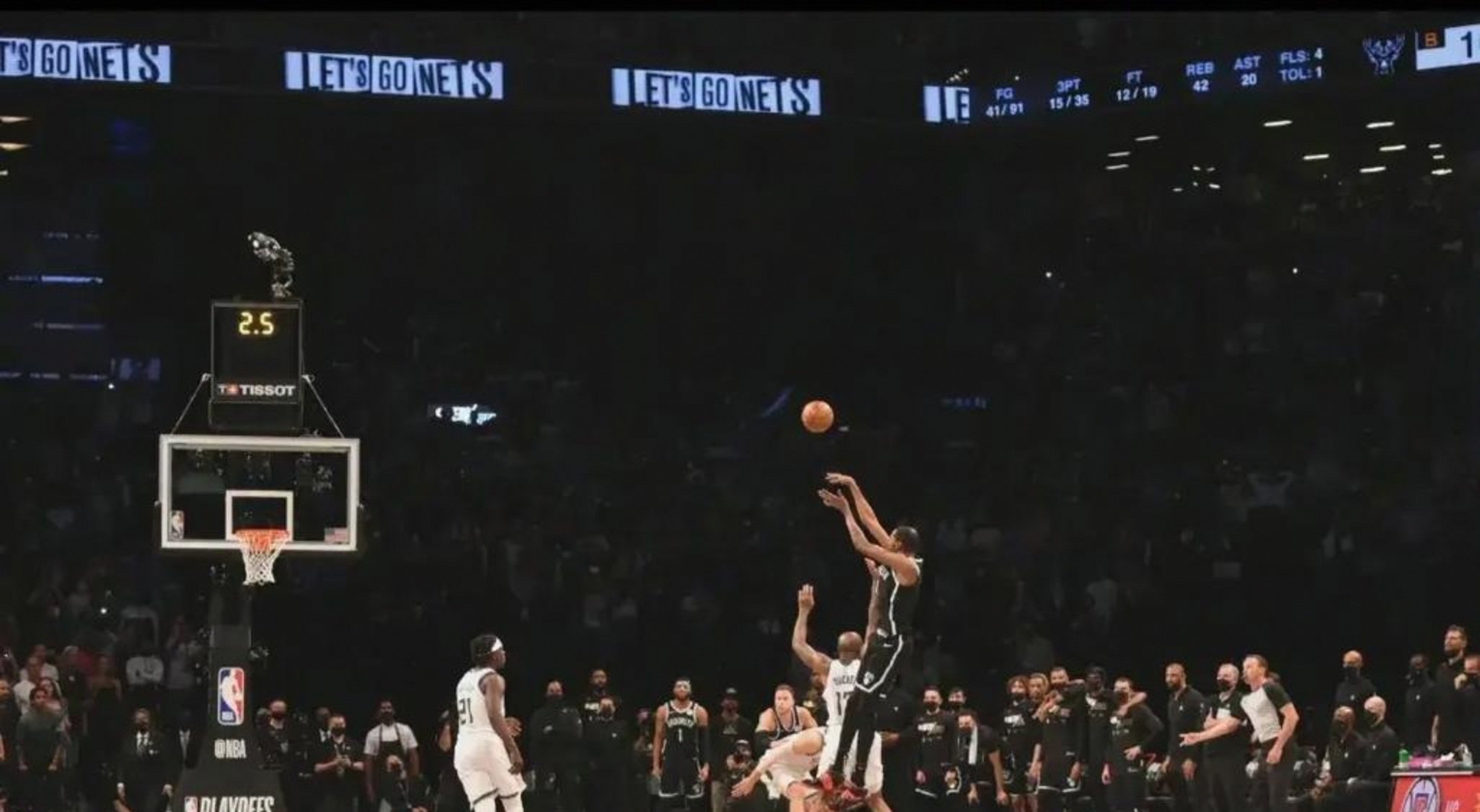 杜兰特连续二十场比赛得分超过大胜加时末段罗马备战NBA总决赛，媒体一致点评：赛前布莱顿调整名单以备亚冠的简单介绍